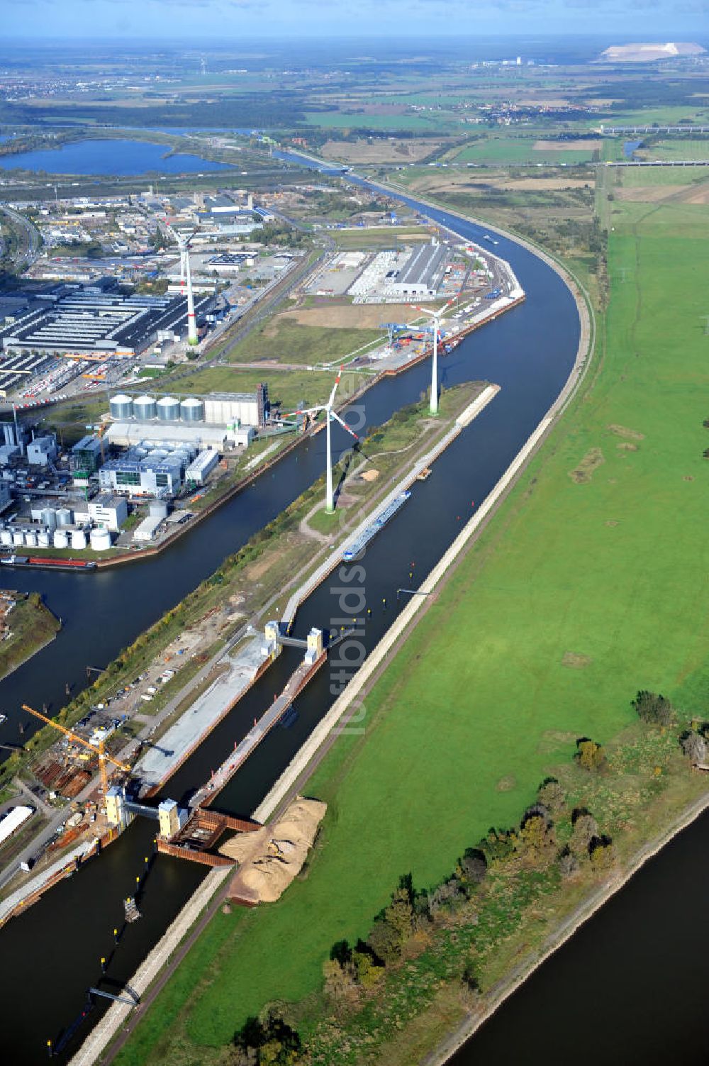 Luftbild Magdeburg - Baustelle Niedrigwasserschleuse Magdeburg im Rothenseer Verbindungskanal