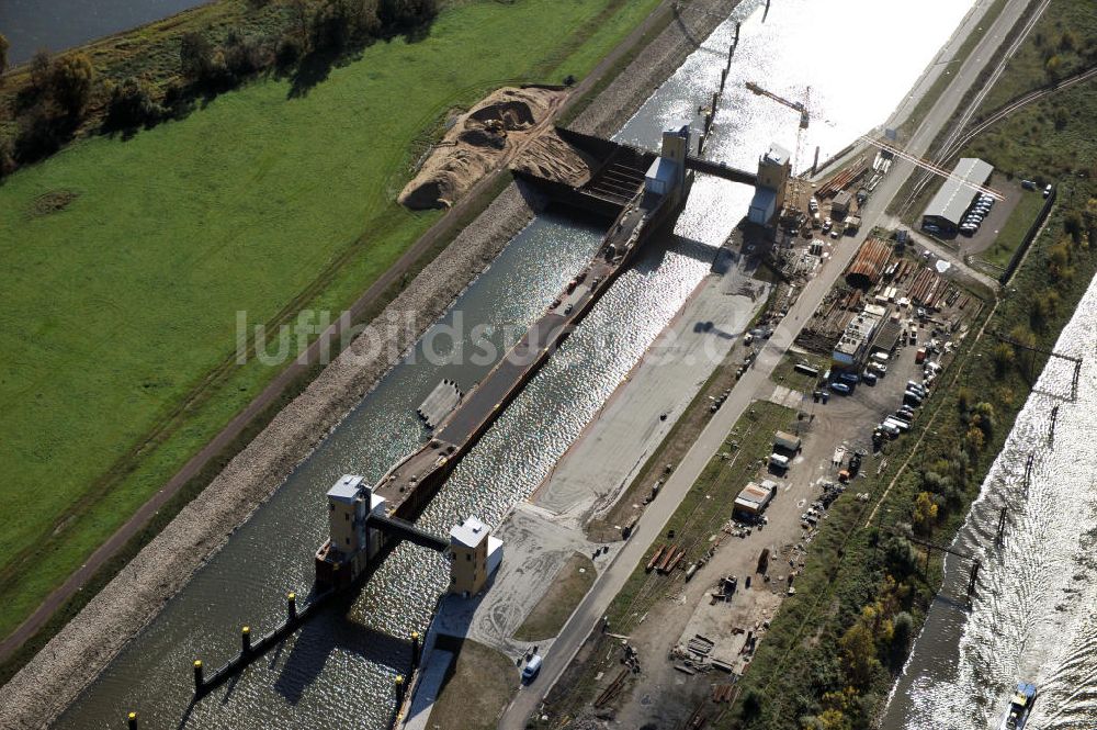 Luftaufnahme Magdeburg - Baustelle Niedrigwasserschleuse Magdeburg im Rothenseer Verbindungskanal