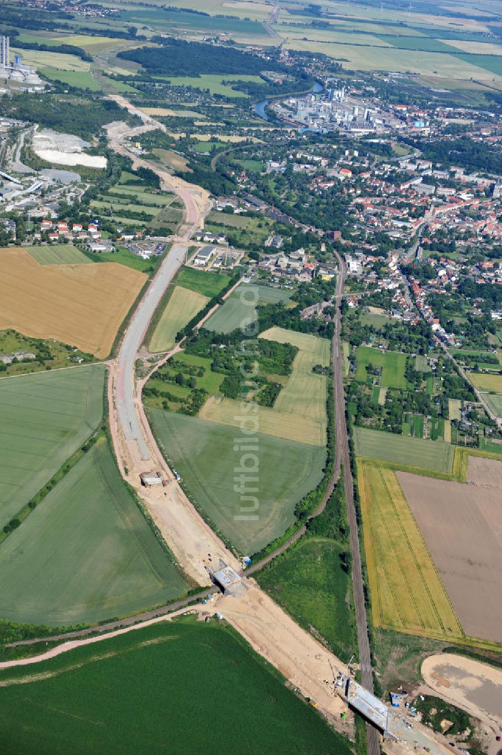 Bernburg von oben - Baustelle Ortsumgehung B 6n und BA 14 Bernburg in Sachsen-Anhalt