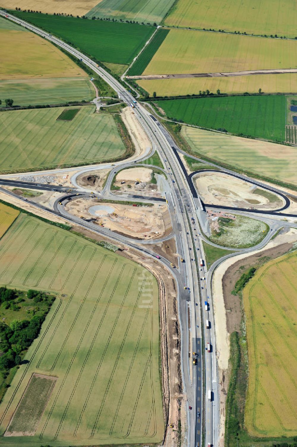 Bernburg von oben - Baustelle Ortsumgehung B 6n und BA 14 Bernburg in Sachsen-Anhalt