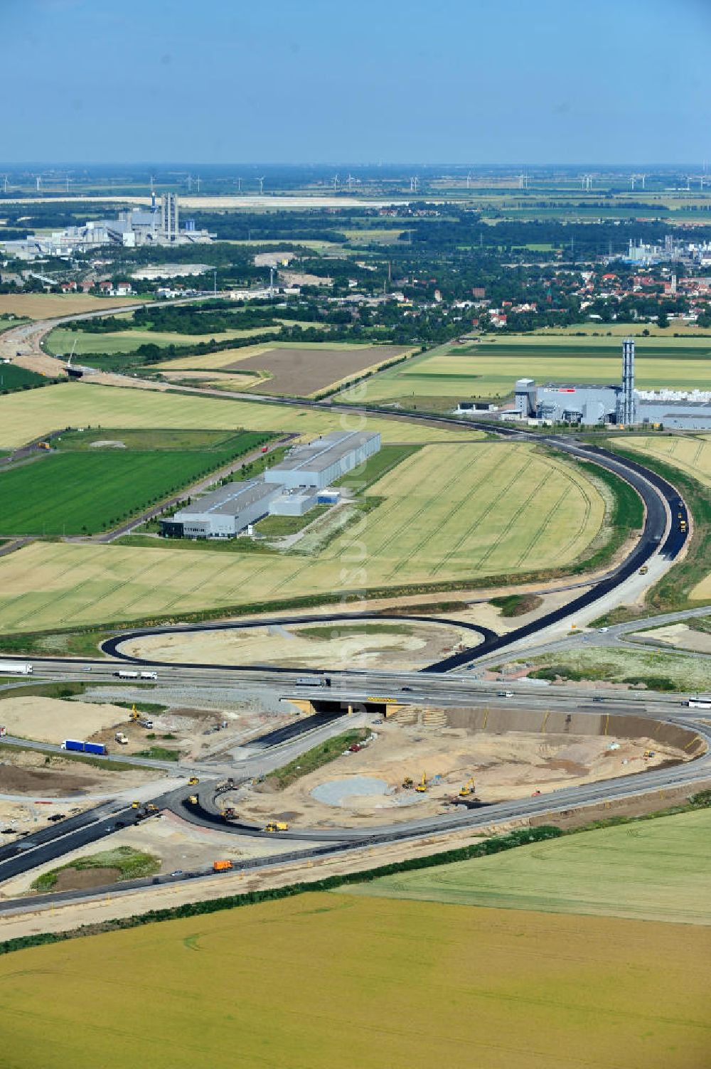 Bernburg aus der Vogelperspektive: Baustelle Ortsumgehung B 6n und BA 14 Bernburg in Sachsen-Anhalt