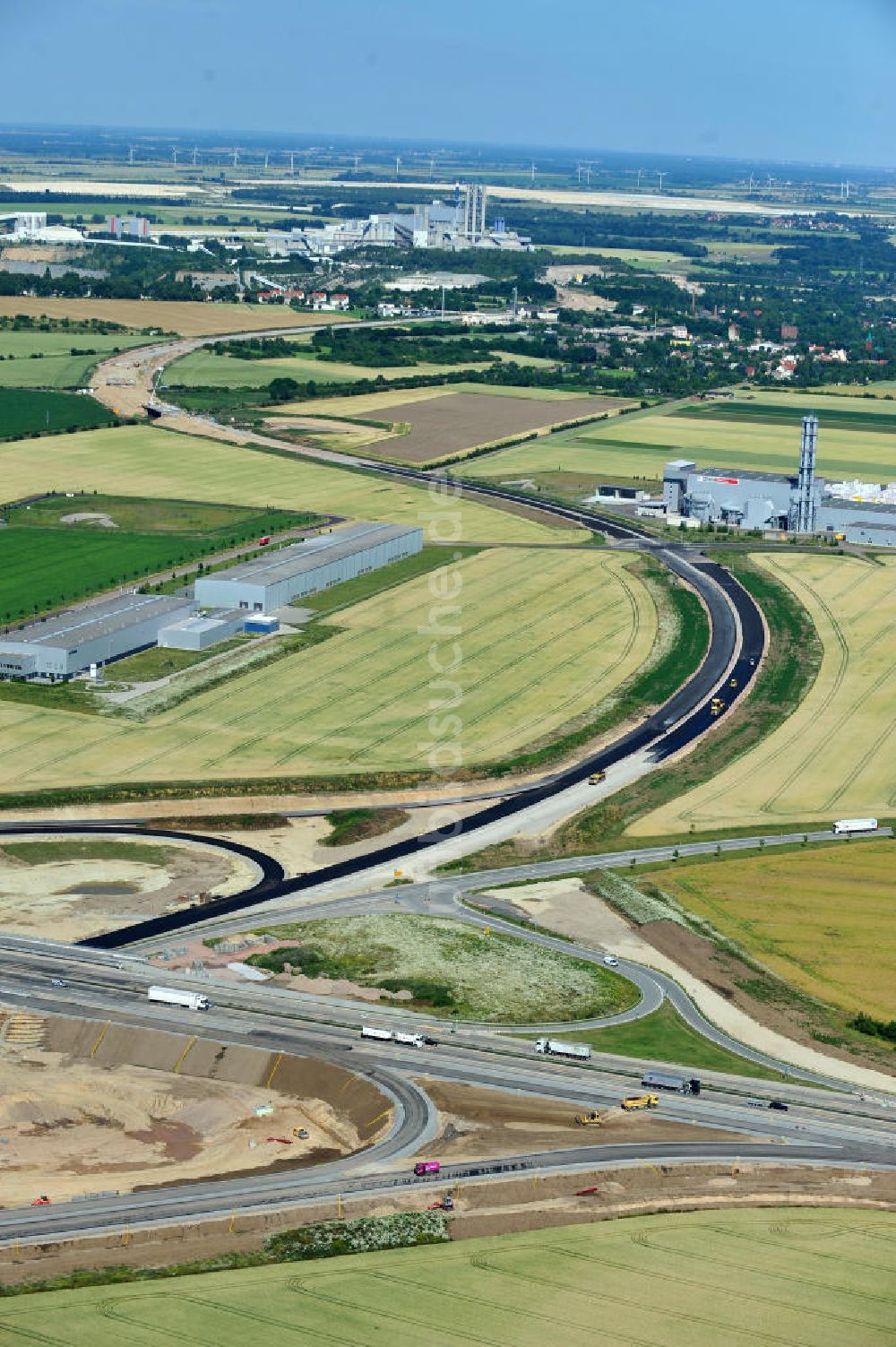 Bernburg von oben - Baustelle Ortsumgehung B 6n und BA 14 Bernburg in Sachsen-Anhalt