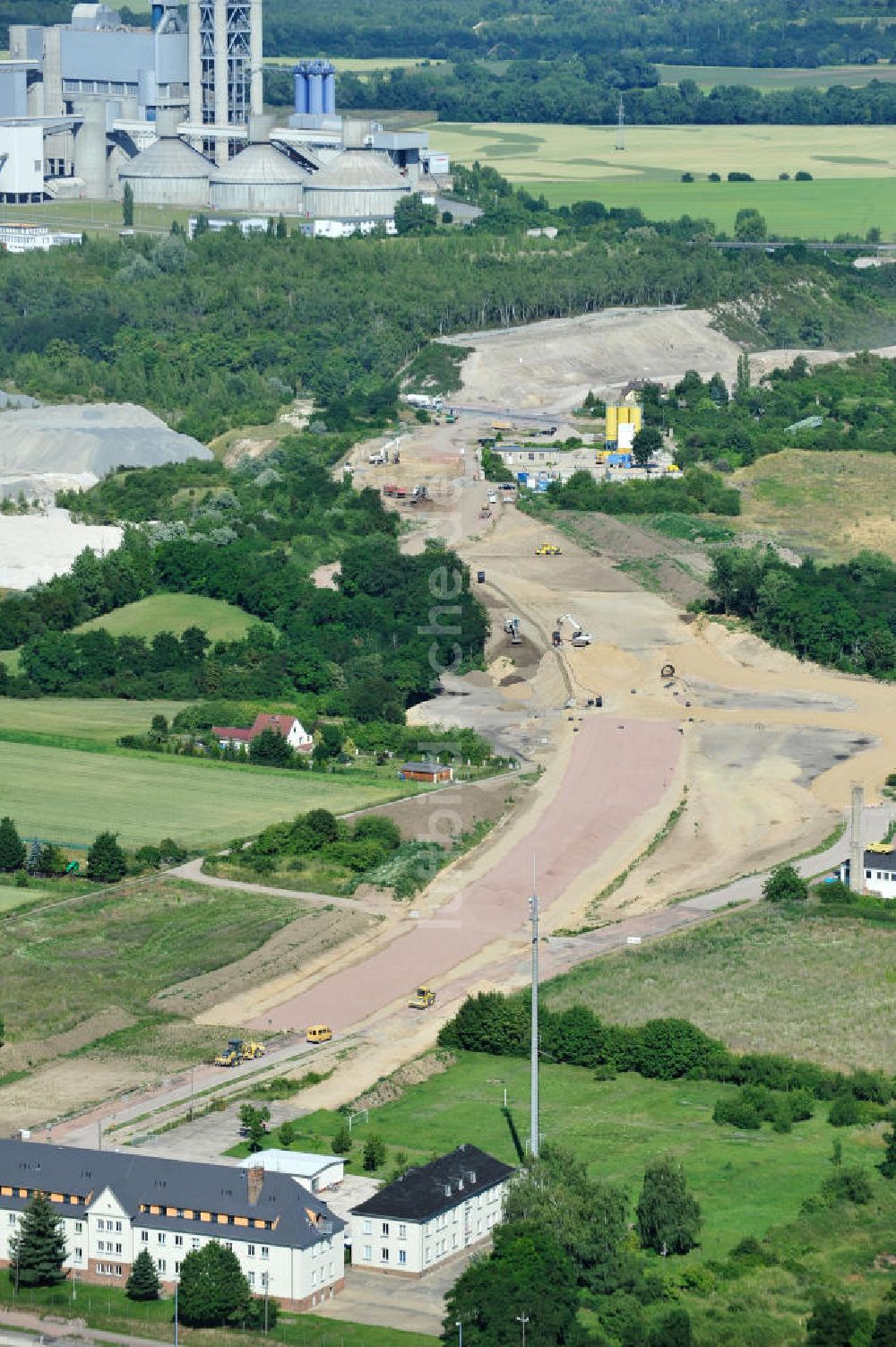 Bernburg von oben - Baustelle Ortsumgehung B 6n und BA 14 Bernburg in Sachsen-Anhalt