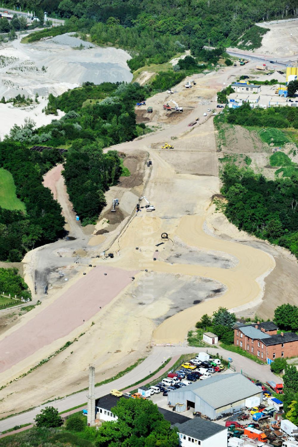 Bernburg von oben - Baustelle Ortsumgehung B 6n und BA 14 Bernburg in Sachsen-Anhalt