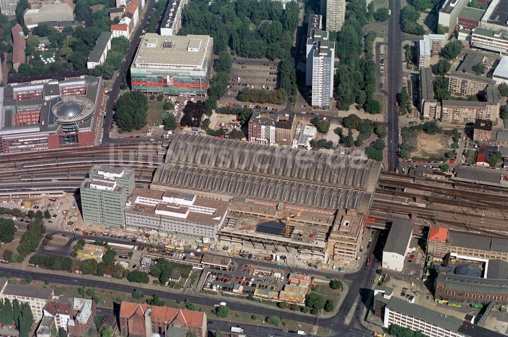 Luftbild Berlin - Baustelle am Ostbahnhof in Berlin-Friedrichshain