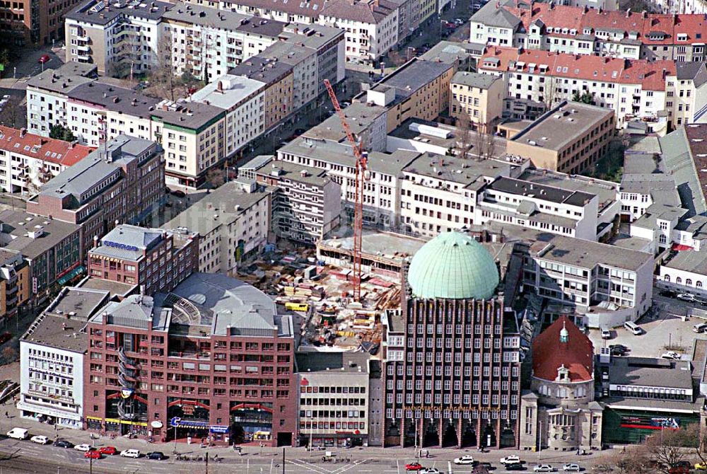 Hannover aus der Vogelperspektive: , Baustelle (Parkhaus) der Verlagsgesellschaft Madsack hinter ihrem Medienzentrum im Anzeiger-Hochhaus, Geschäftsstelle Anzeiger-Hochhaus, Goseriede 9, 30159 Hannover, Tel