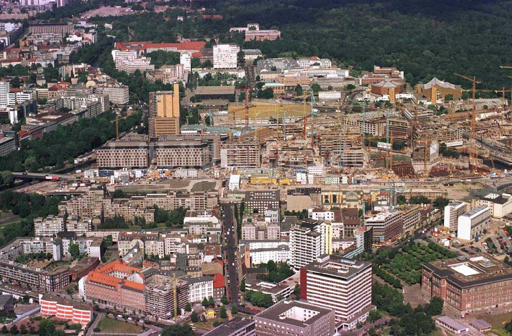 Luftaufnahme Berlin-Kreuzberg / Tiergarten - Baustelle Potsdamer Platz.