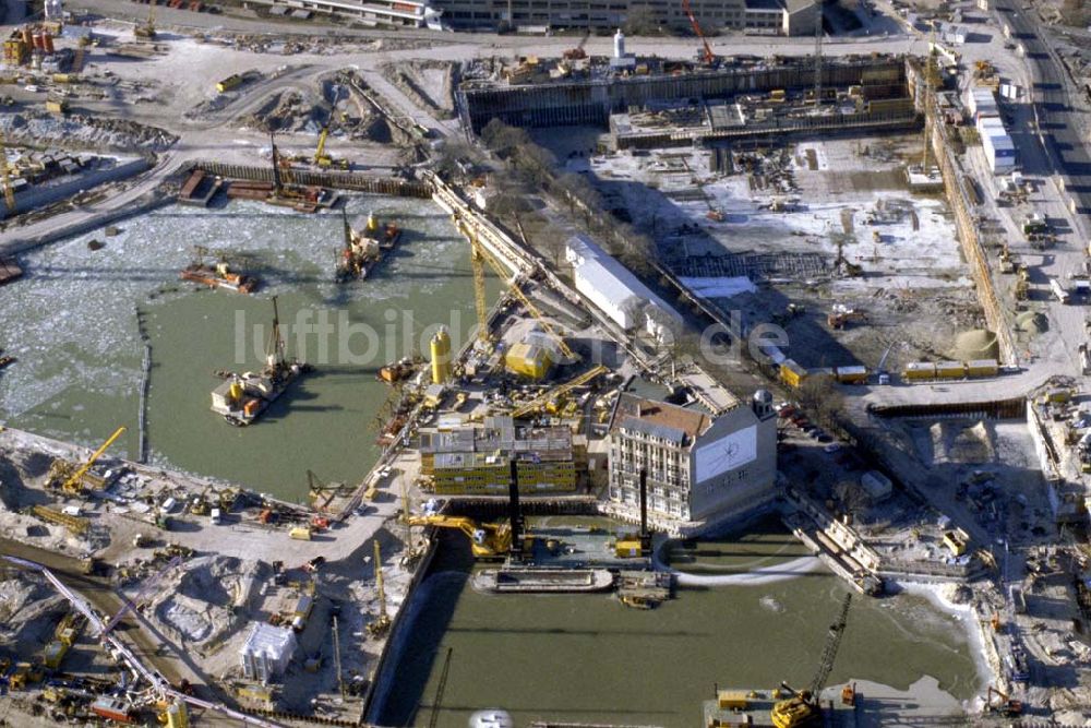 Berlin aus der Vogelperspektive: Baustelle Potsdamer Platz in Berlin-Mitte. 1995