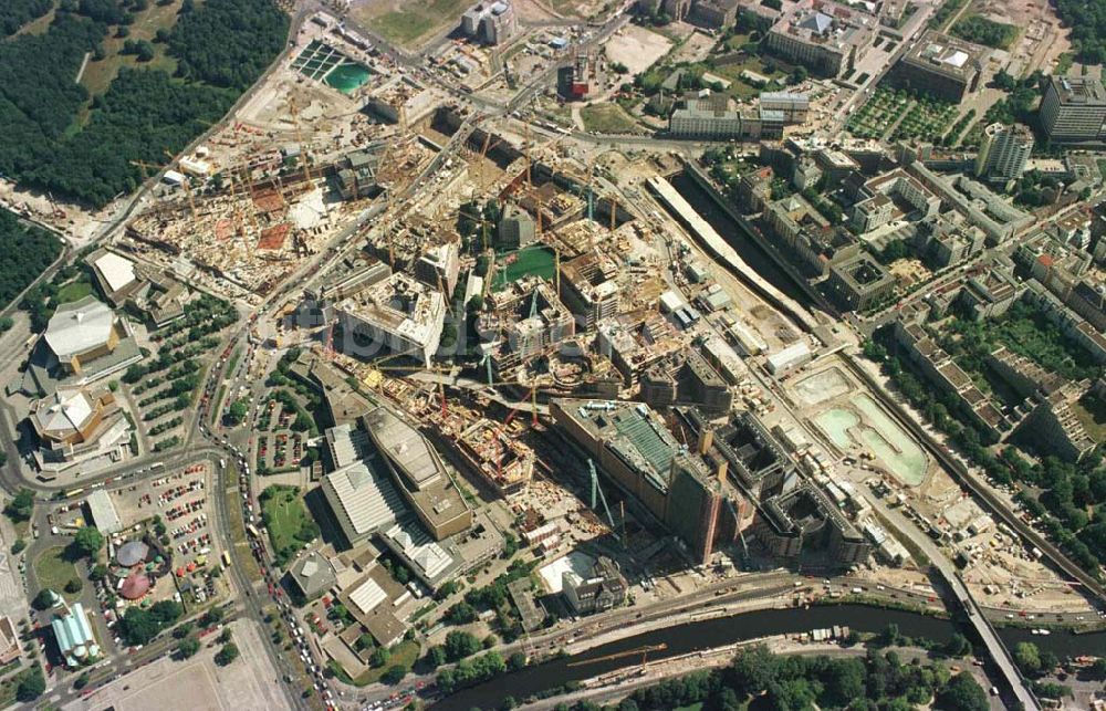 Luftaufnahme Berlin - Tiergarten - Baustelle Potsdamer Platz im Berliner Tiergarten.