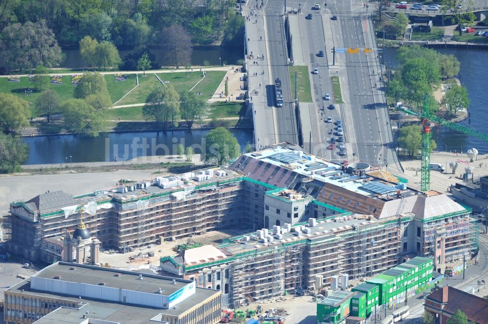 Luftbild Potsdam - Baustelle des Potsdamer Stadtschloß / Neuer Landtag