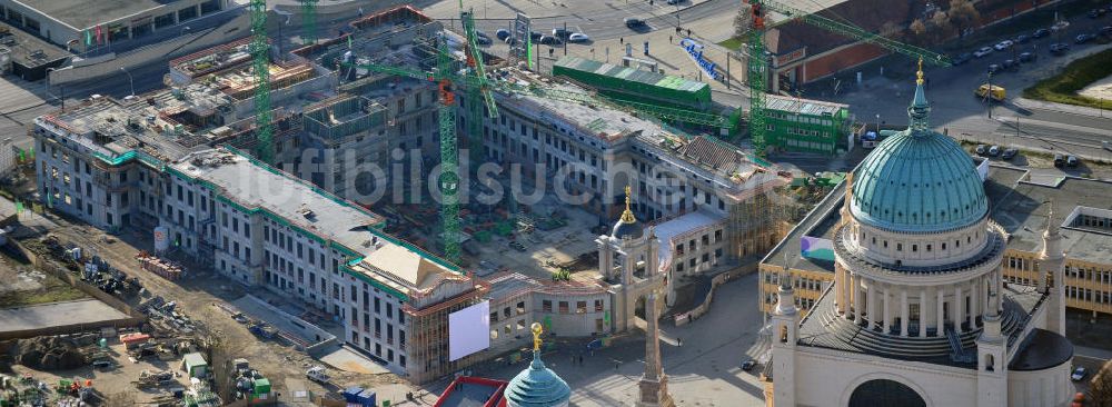 Luftaufnahme Potsdam - Baustelle des Potsdamer Stadtschlosses / Neuer Landtag