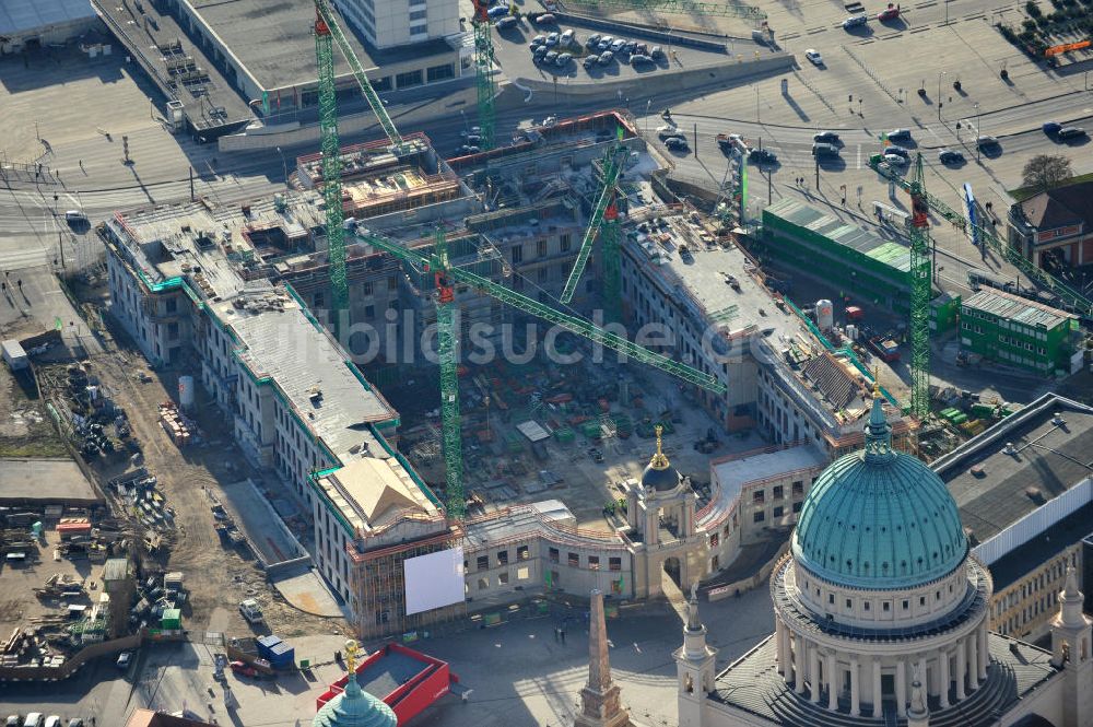 Potsdam von oben - Baustelle des Potsdamer Stadtschlosses / Neuer Landtag