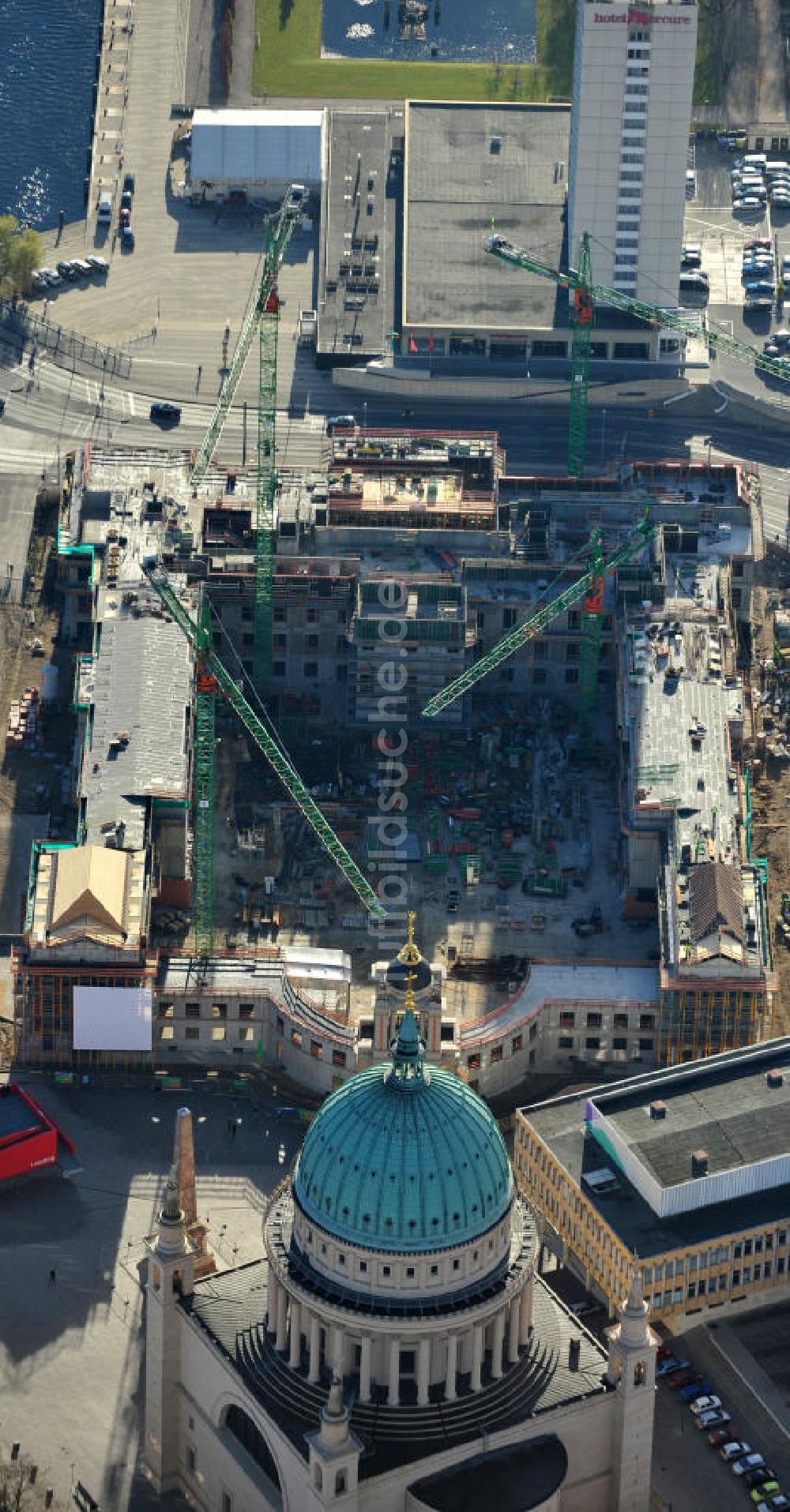 Luftaufnahme Potsdam - Baustelle des Potsdamer Stadtschlosses / Neuer Landtag