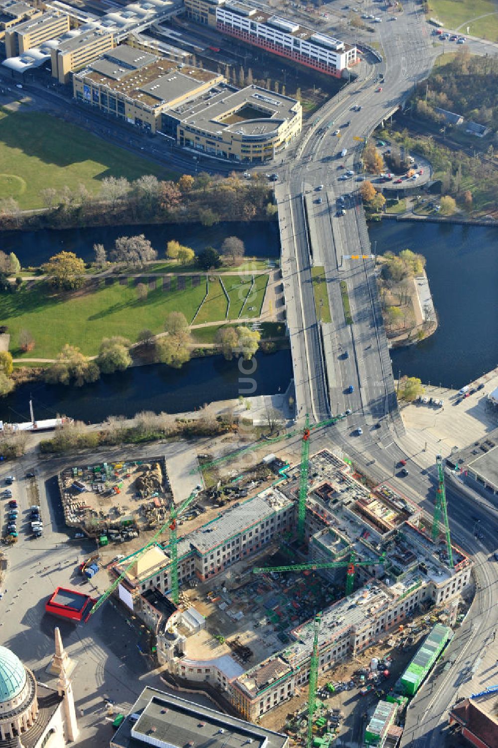 Luftaufnahme Potsdam - Baustelle des Potsdamer Stadtschlosses / Neuer Landtag