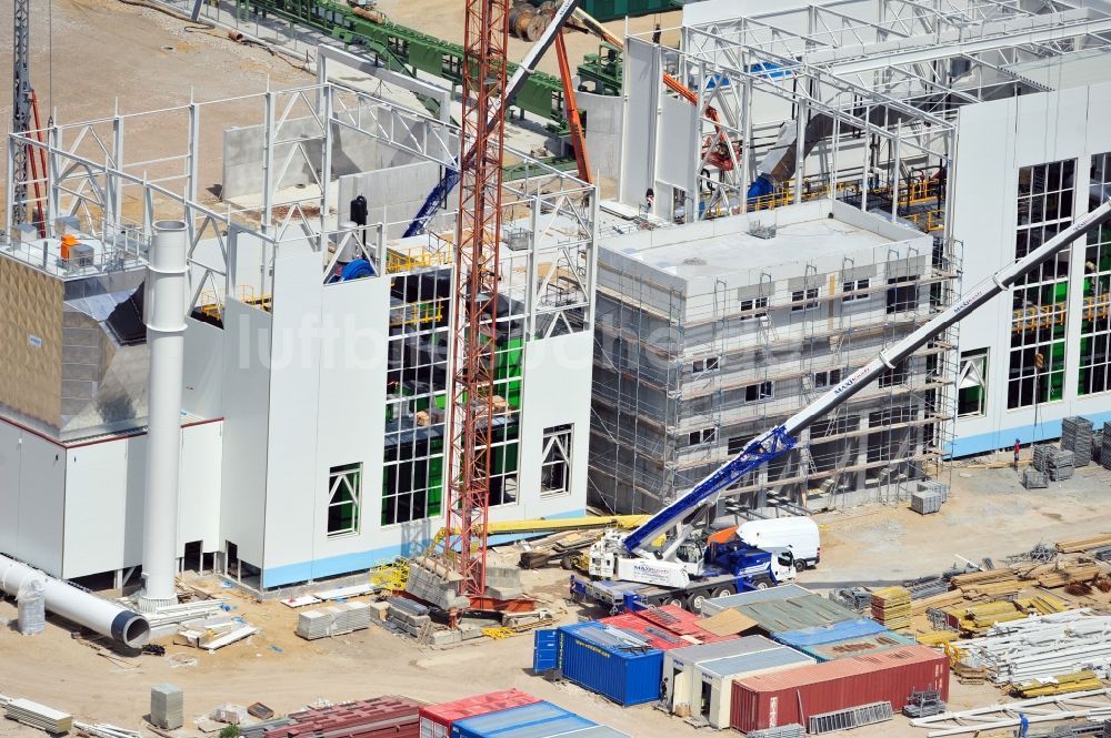 Luftaufnahme Torgau - Baustelle Produktionshalle für Pellets in Torgau im Bundesland Sachsen