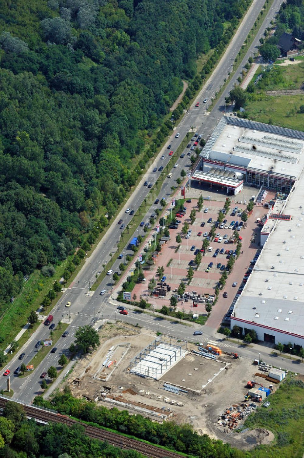 Berlin Biesdorf von oben - Baustelle Projekt Boxenstopp ?Biesdorf? in Berlin