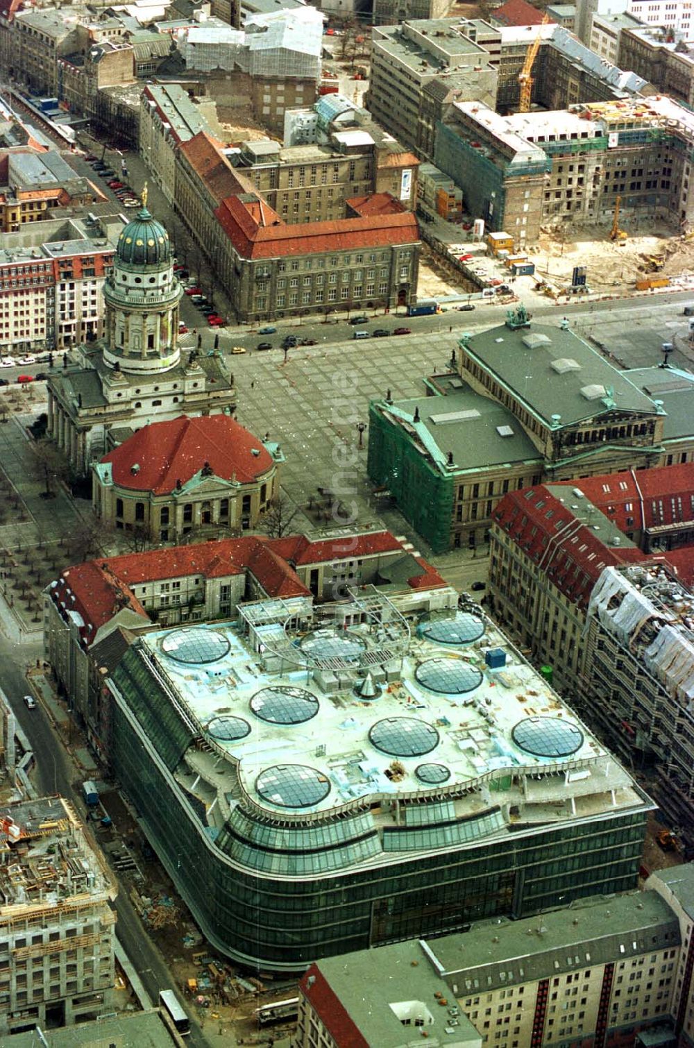 Luftbild Berlin - 26.03.1995 Baustelle Quartier 207/ Friedrichstadtpassagen in Berlin-Mitte