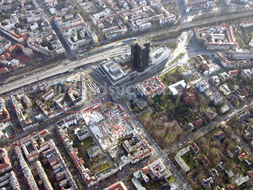 Luftaufnahme Berlin - Steglitz - Baustelle am Rathaus Steglitz Bau eines Büro- und Wohnhauses