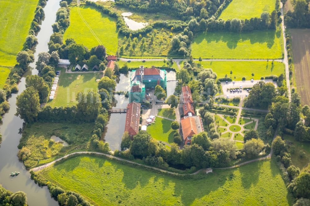 Luftbild Hamm - Baustelle mit Rekonstruktions- und Sanierungsarbeiten am Palais des Schloss Oberwerries in Hamm im Bundesland Nordrhein-Westfalen - NRW, Deutschland