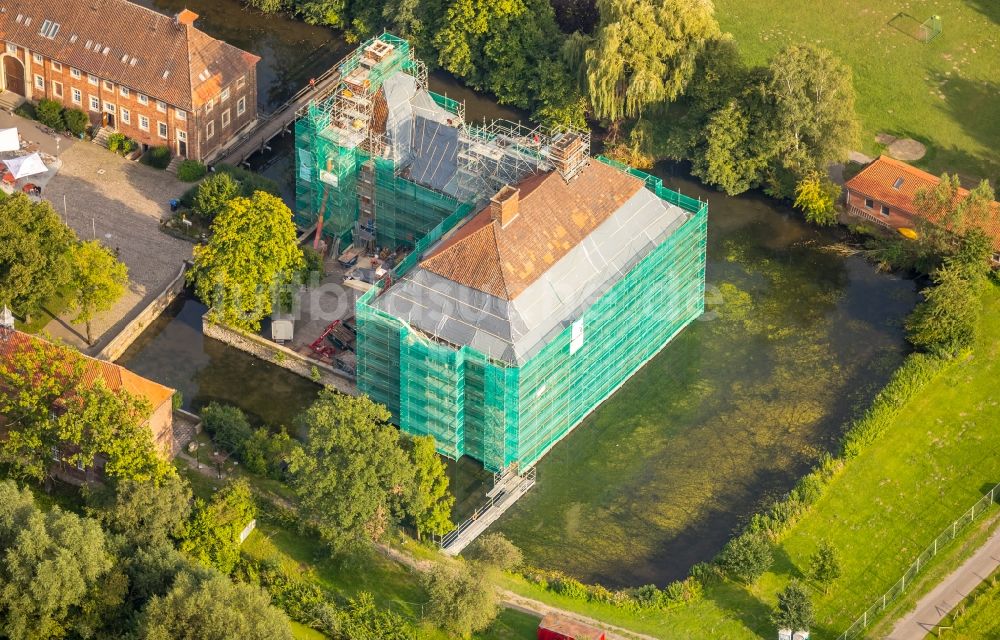 Luftbild Hamm - Baustelle mit Rekonstruktions- und Sanierungsarbeiten am Palais des Schloss Oberwerries in Hamm im Bundesland Nordrhein-Westfalen - NRW, Deutschland