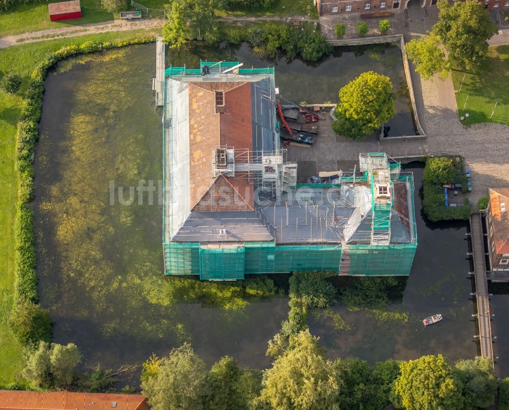 Luftbild Hamm - Baustelle mit Rekonstruktions- und Sanierungsarbeiten am Palais des Schloss Oberwerries in Hamm im Bundesland Nordrhein-Westfalen - NRW, Deutschland