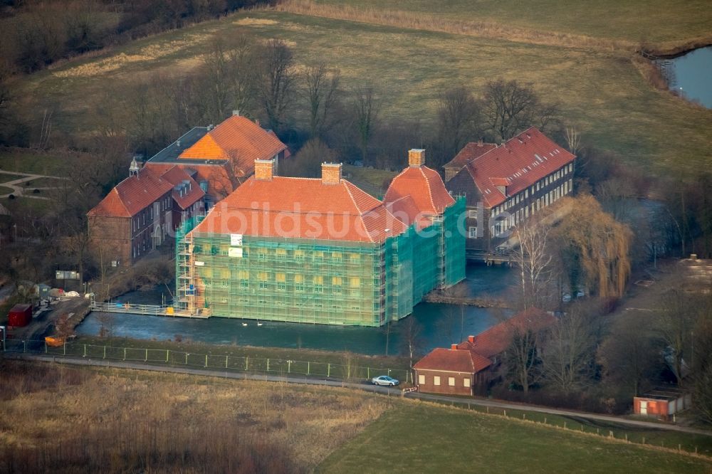 Luftbild Hamm - Baustelle mit Rekonstruktions- und Sanierungsarbeiten am Palais des Schloss Oberwerries in Hamm im Bundesland Nordrhein-Westfalen - NRW, Deutschland