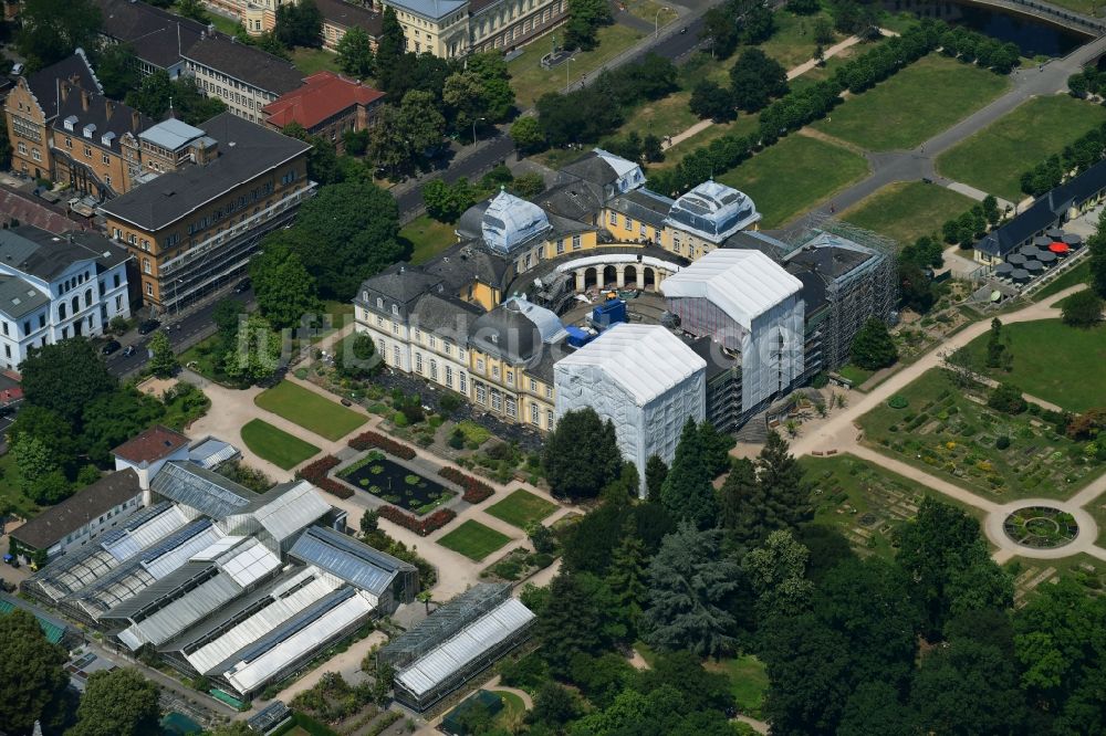 Luftaufnahme Bonn - Baustelle mit Rekonstruktions- und Sanierungsarbeiten am Palais des Schloss Poppelsdorfer Schloss im Ortsteil Poppelsdorf in Bonn im Bundesland Nordrhein-Westfalen, Deutschland