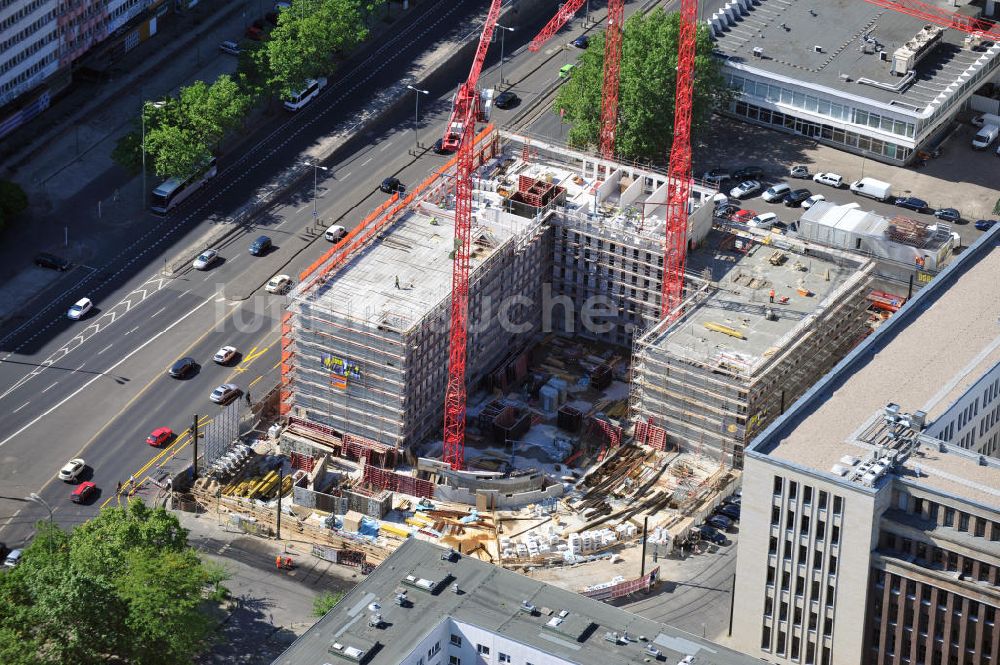 Berlin aus der Vogelperspektive: Baustelle / Rohbau des vom Berliner Architekturbüro Collignon entworfenen ALEXANDER PARKSIDE in Berlin - Mitte