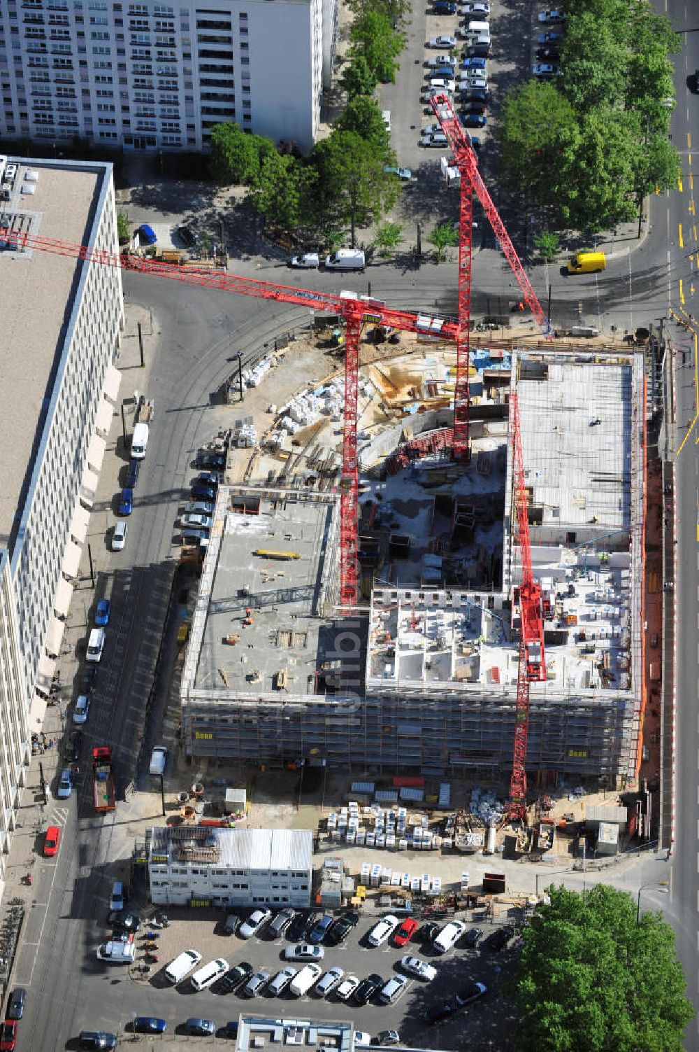 Luftaufnahme Berlin - Baustelle / Rohbau des vom Berliner Architekturbüro Collignon entworfenen ALEXANDER PARKSIDE in Berlin - Mitte