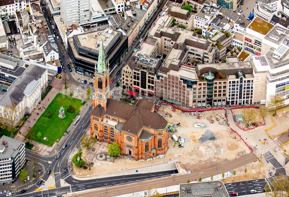 Düsseldorf aus der Vogelperspektive: Baustelle rund um die Johanneskirche am Martin-Luther-Platz in Düsseldorf im Bundesland Nordrhein-Westfalen