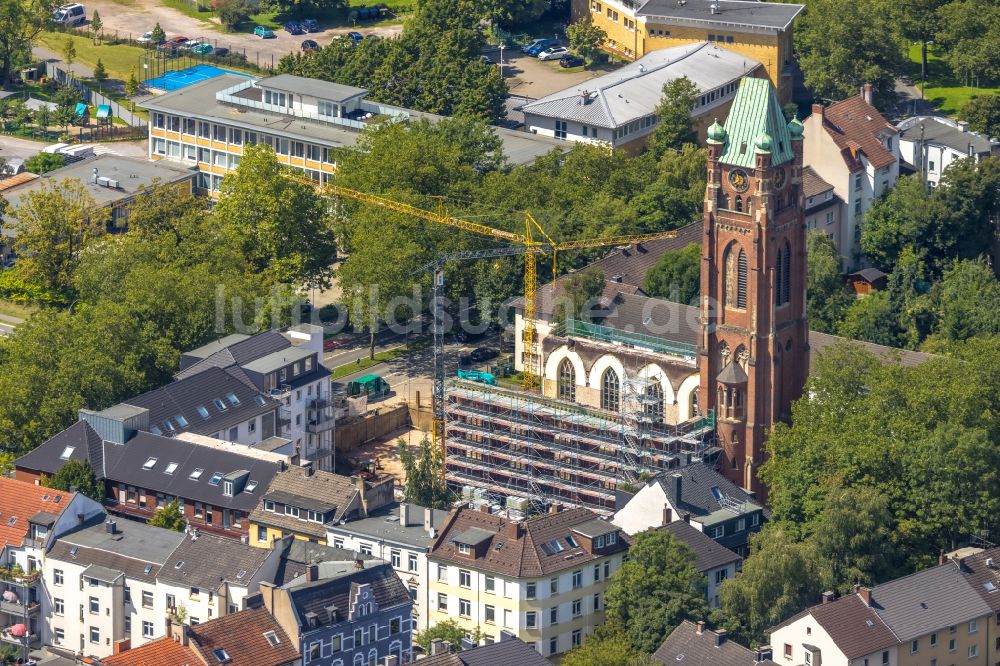 Luftbild Bochum - Baustelle zu Sanierungs- und Umbauarbeiten am Kirchengebäude Antonius- Quartier in Bochum im Bundesland Nordrhein-Westfalen, Deutschland