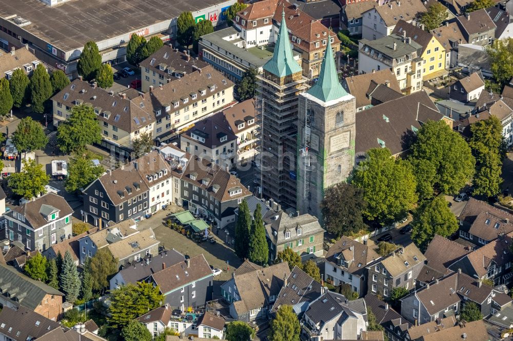 Schwelm von oben - Baustelle zu Sanierungs- und Umbauarbeiten am Kirchengebäude Christuskirche in Schwelm im Bundesland Nordrhein-Westfalen, Deutschland