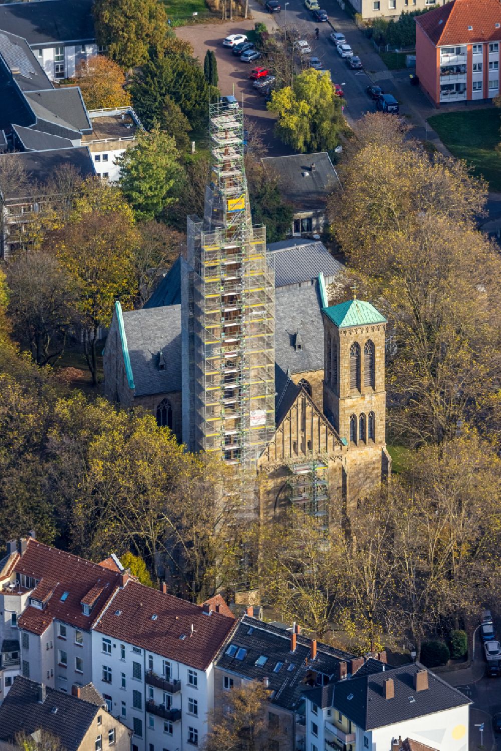 Herne aus der Vogelperspektive: Baustelle zu Sanierungs- und Umbauarbeiten am Kirchengebäude Herz Jesu Kirche in Herne im Bundesland Nordrhein-Westfalen, Deutschland