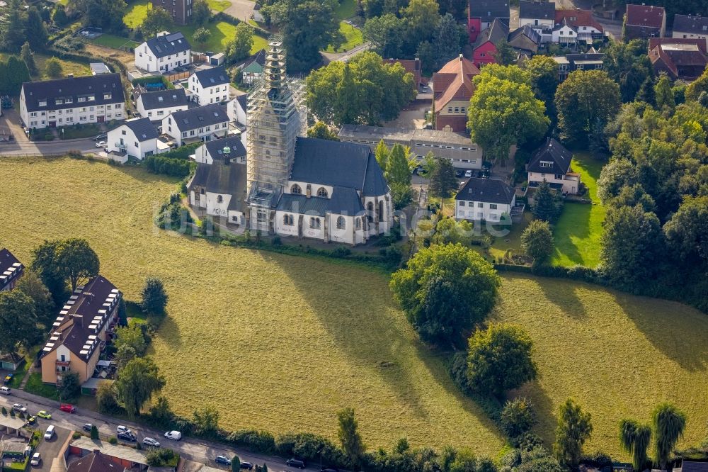 Luftbild Dortmund - Baustelle zu Sanierungs- und Umbauarbeiten am Kirchengebäude und Kirchturm der kath. Kirche St. Josef an der Dasselstraße in Dortmund im Bundesland Nordrhein-Westfalen, Deutschland