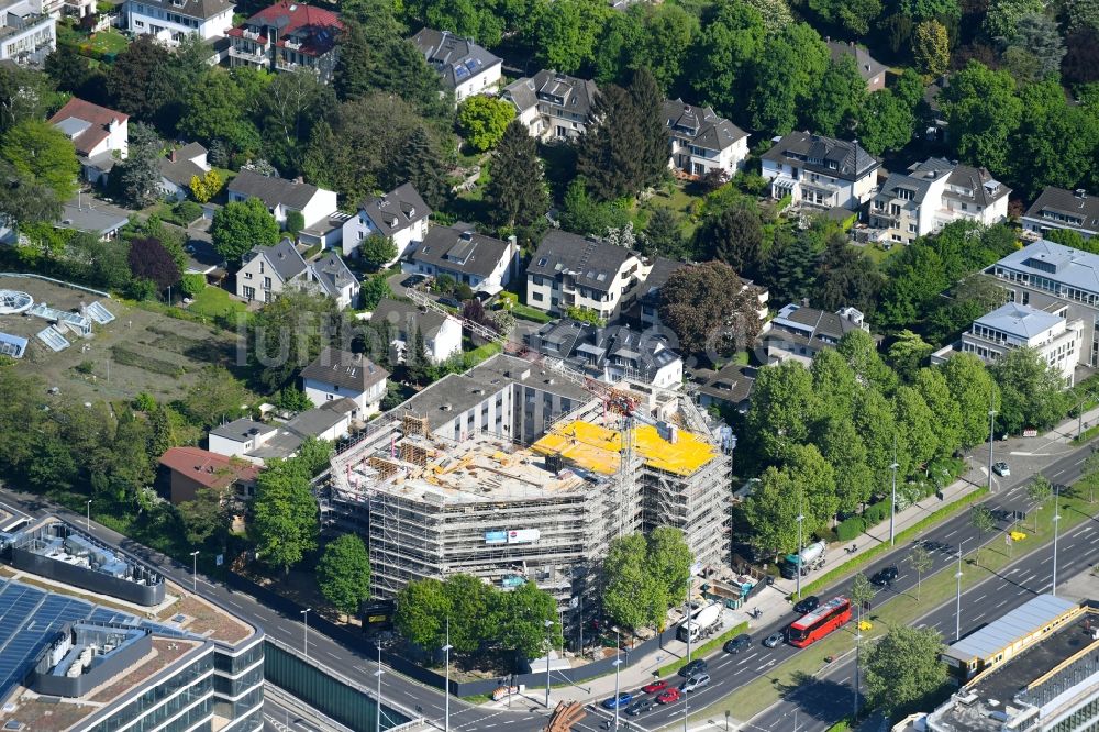 Bonn von oben - Baustelle für Sanierungsarbeiten am Bürogebäude des Geschäftshauses der ehemaligen Landeszentralbank in Bonn im Bundesland Nordrhein-Westfalen, Deutschland