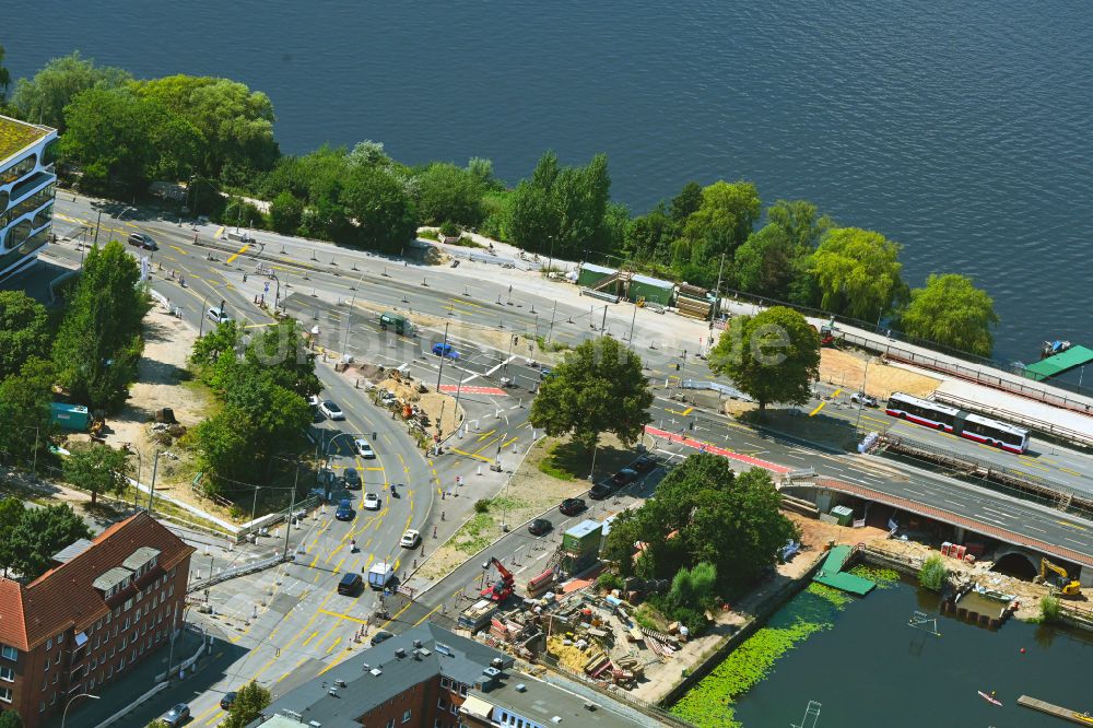 Hamburg aus der Vogelperspektive: Baustelle zu Sanierungsarbeiten am Straßen- Brückenbauwerk Hohenfelder Brücken in Hamburg, Deutschland