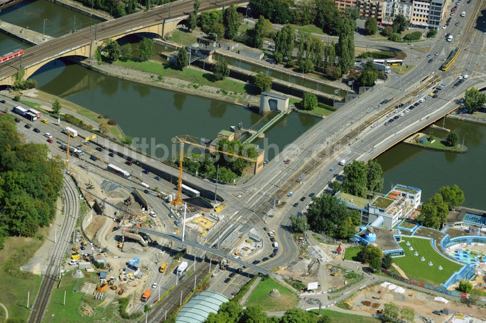 Luftbild Stuttgart - Baustelle zu Sanierungsarbeiten am Straßen- Brückenbauwerk König-Karls-Brücke in Stuttgart im Bundesland Baden-Württemberg