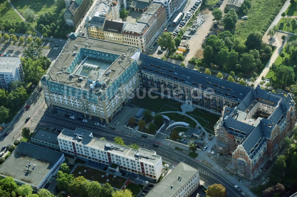 Luftbild Leipzig - Baustelle zu Sanierungsarbeiten und zur Rekonstruktion des Bugra-Messehaus im Graphischen Viertel in Leipzig im Bundesland Sachsen