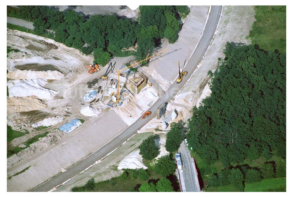 Ludwigsfelde/ Genshagener Heide (Brandenburg) aus der Vogelperspektive: Baustelle Schienenübergang der Anhalter Bahn - Ludwigsfelde (Brandenburg)