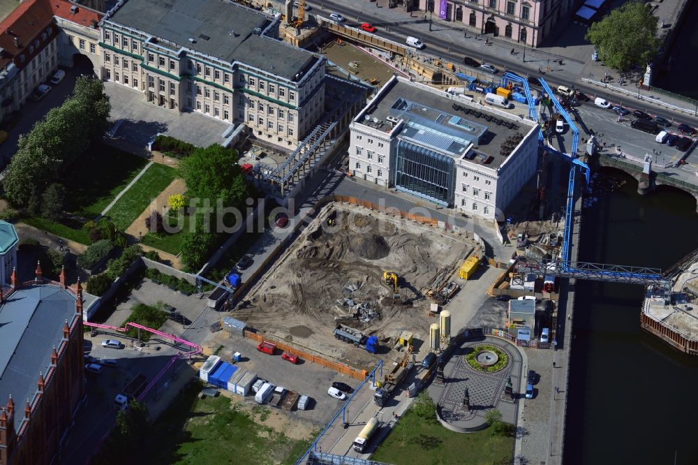 Luftbild Berlin - Baustelle am Schinkelplatz im Stadtbezirk Mitte von Berlin