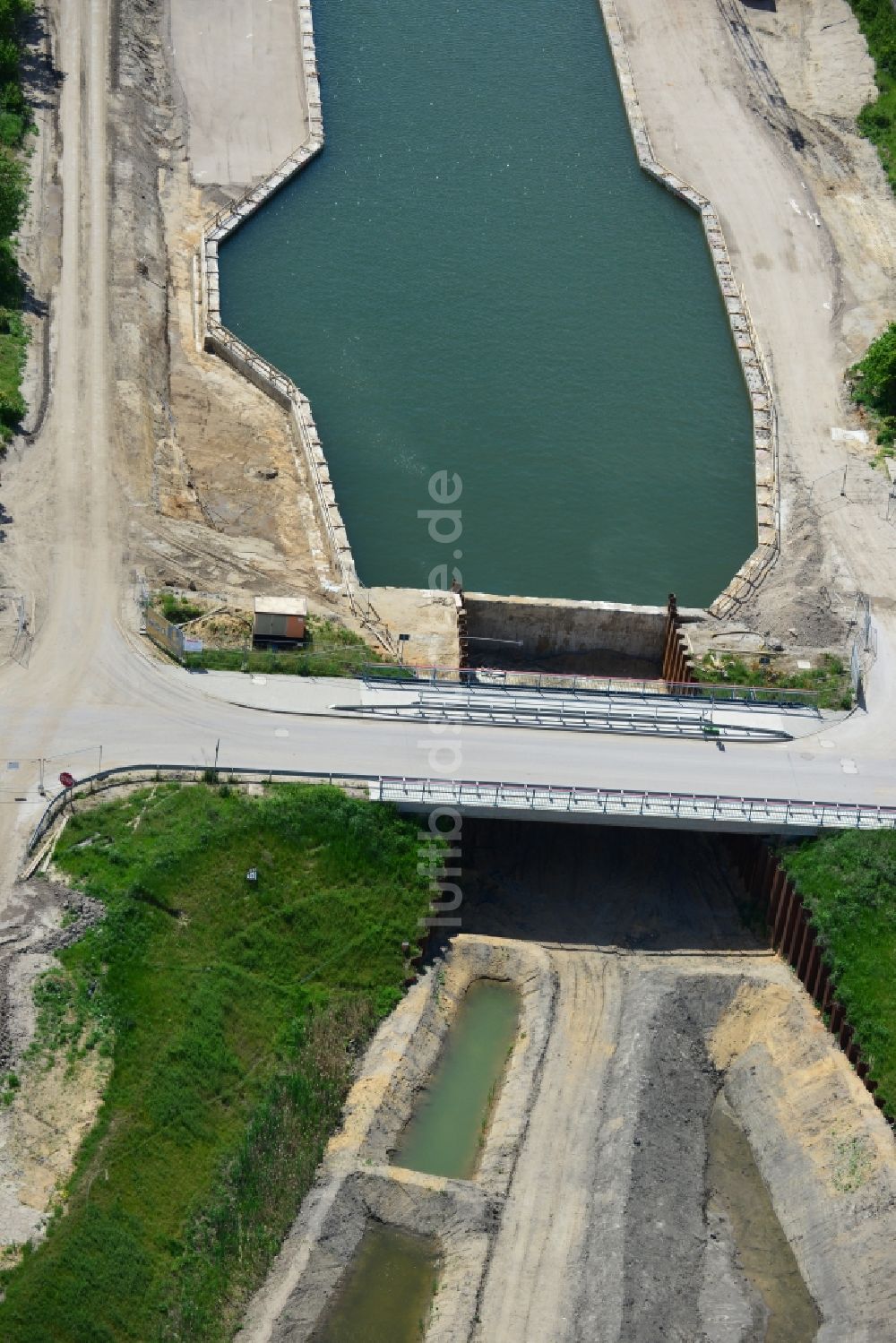 Zerben aus der Vogelperspektive: Baustelle Schleuse Zerben und Zerbener Brücke am Elbe-Havel-Kanal im Bundesland Sachsen-Anhalt