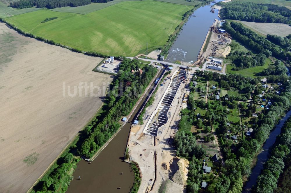 Zerben, Elbe-Parey aus der Vogelperspektive: Baustelle Schleuse Zerben und Zerbener Brücke am Elbe-Havel-Kanal im Bundesland Sachsen-Anhalt