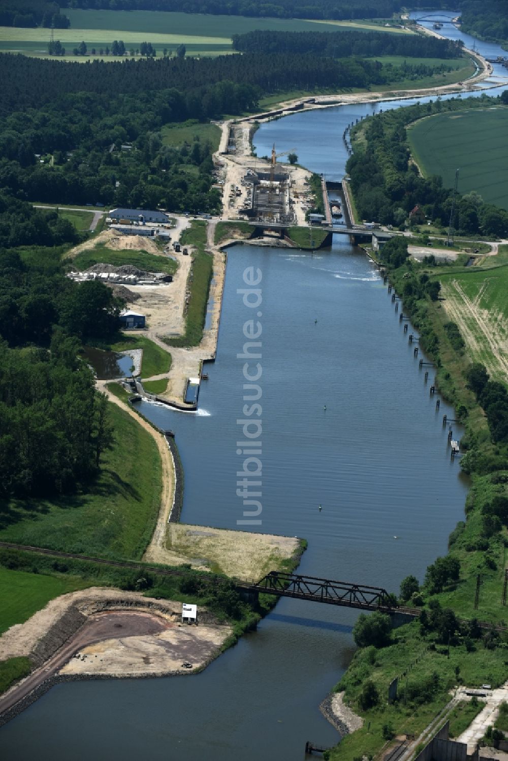 Elbe-Parey von oben - Baustelle Schleuse Zerben und Zerbener Brücke am Elbe-Havel-Kanal im Bundesland Sachsen-Anhalt