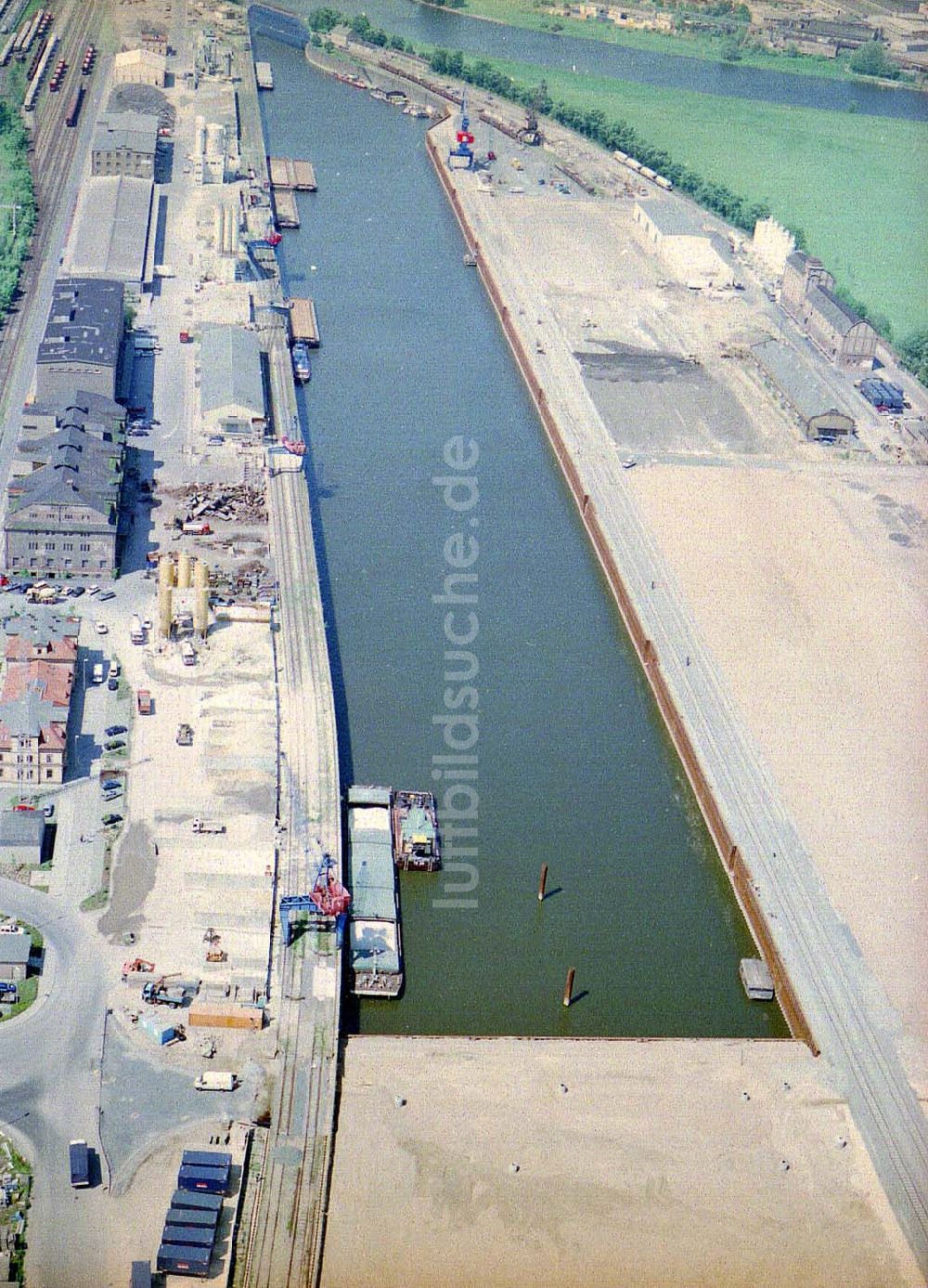 Luftbild Dresden / Sachs. - Baustelle der Sächsischen Binnenhafen Oberelbe GmbH an der Magdeburger Straße 58 in 01067 DRESDEN (tel.: 0351-49820).