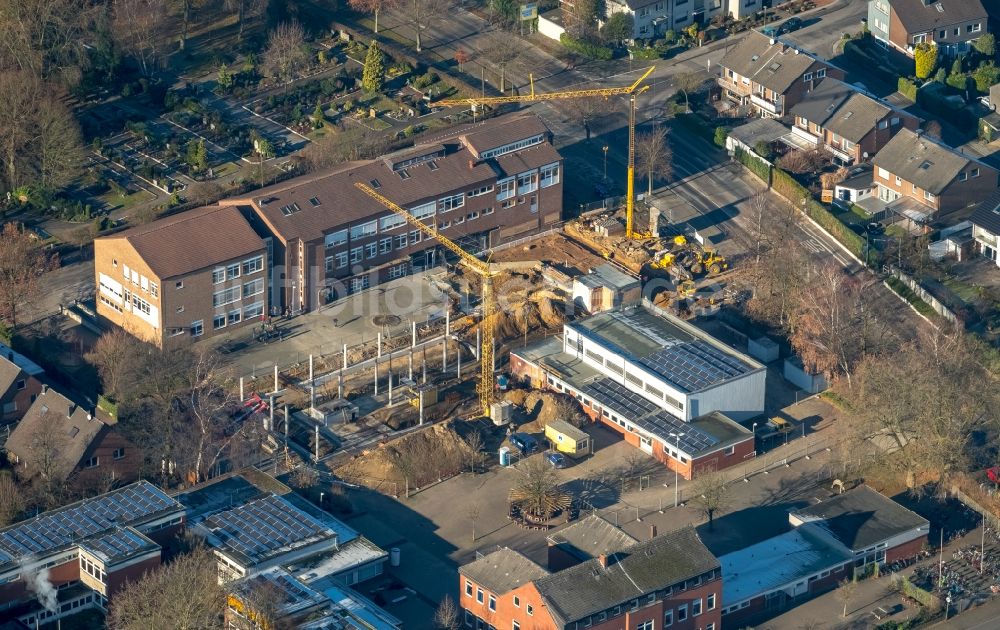 Luftaufnahme Bottrop - Baustelle Schulgebäude der Gemeinschaftshauptschule Kirchhellen - Vestisches Gymnasium im Ortsteil Kirchhellen in Bottrop im Bundesland Nordrhein-Westfalen