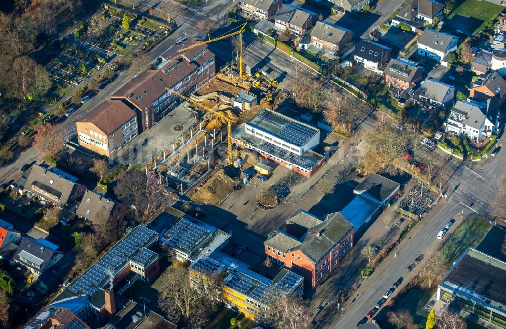 Bottrop aus der Vogelperspektive: Baustelle Schulgebäude der Gemeinschaftshauptschule Kirchhellen - Vestisches Gymnasium im Ortsteil Kirchhellen in Bottrop im Bundesland Nordrhein-Westfalen