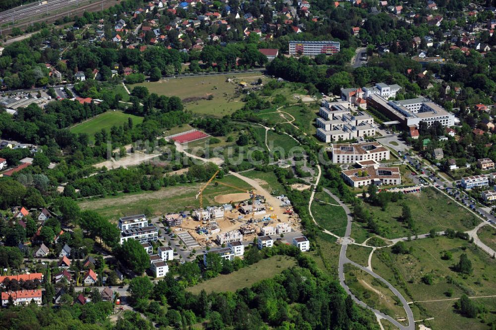 Berlin aus der Vogelperspektive: Baustelle Siedlung Neue Gartenstadt Falkenberg in Berlin-Altglienicke