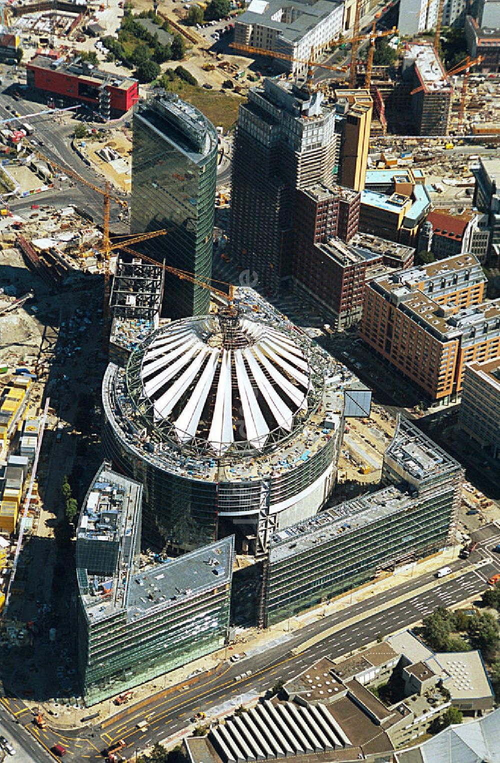 Luftaufnahme Berlin Mitte - Baustelle des Sony - Center am Potsdamer Platz in Berlin-Mitte