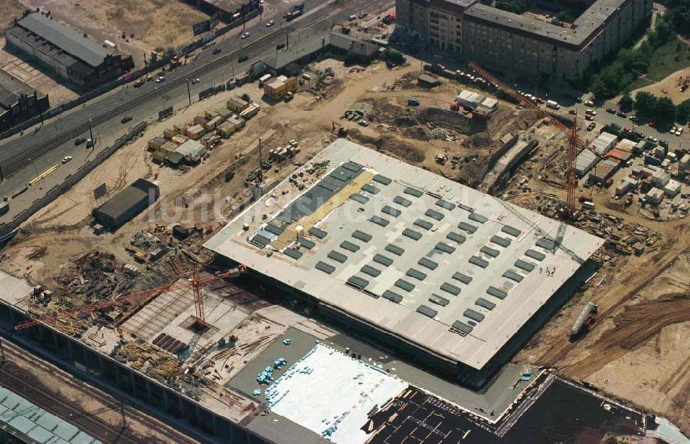 Berlin - Friedrichshain aus der Vogelperspektive: Baustelle Sportkomplex an der Landsberger Allee (OSB SSB GmbH).