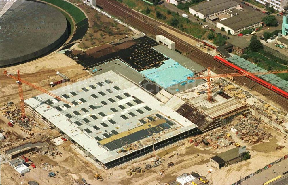 Luftbild Berlin - Friedrichshain - Baustelle Sportkomplex an der Landsberger Allee (OSB SSB GmbH).